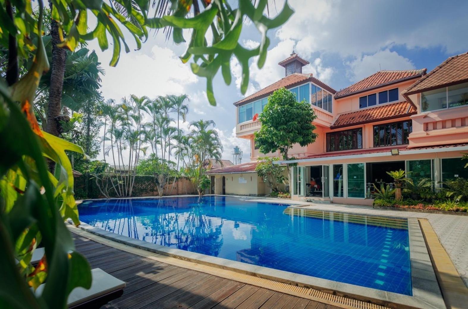 Sheik Istana Hotel Chiangmal Chiang Mai Exterior photo
